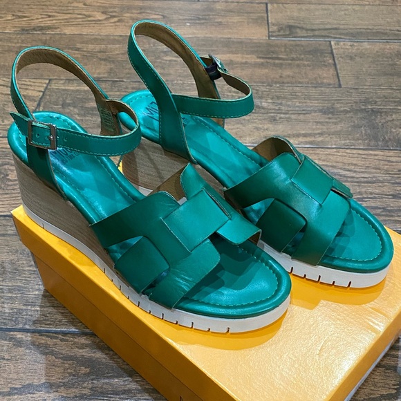 Miz Mooz Mackenzie Wedges - Picture 3 of 12